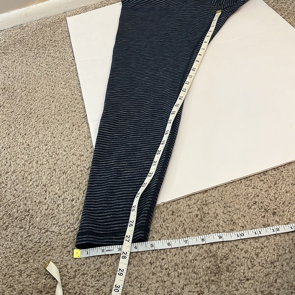 Duluth Trading Co. Navy Stripe Athletic Leggings women’s L Activewear Yoga - Picture 8 of 11